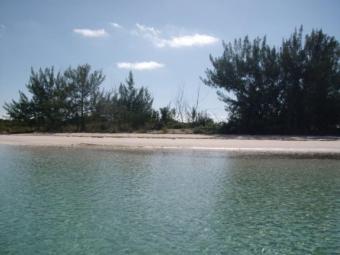 40 acres partial beachfront plot Sweeting Cay