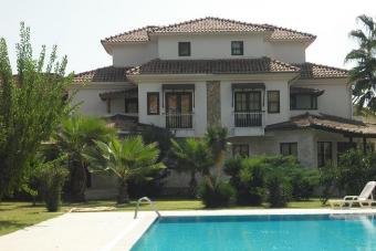 A BEAUTIFUL VILLA IN KEMER Kemer