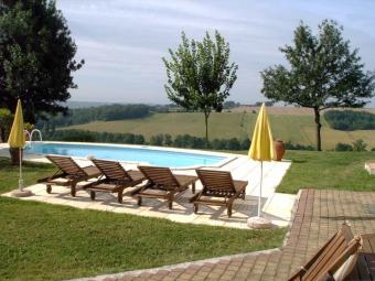 PROPERTY 2 HOUSES WITH SWIMMING Auch