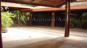 HOUSE FOR RENT IN SUKHUMVIT Bangkok