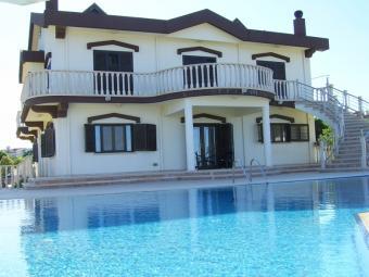 Detached 5 bedroom Luxury villa Bogaz