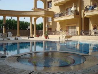 Very luxury and clean building.. Salwa