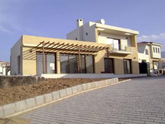 �99,950 LUXURY SEAFRONT VILLAS! Esentepe