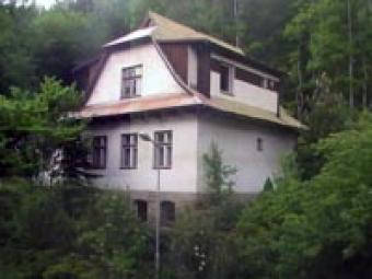 Roztov house with big graden Roznov