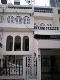 Townhouse for rent near Sathorn Bangkok