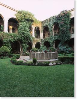 Piece of past, amazing hotel Morelia