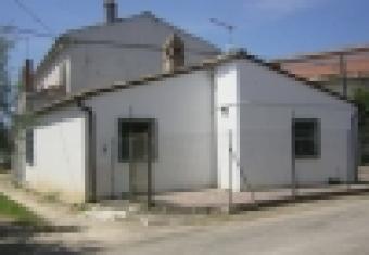 semidetached house with garden Elice