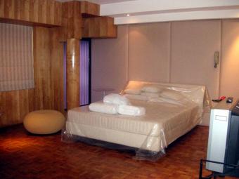 One bedroom Condo Perla Mansion Makati