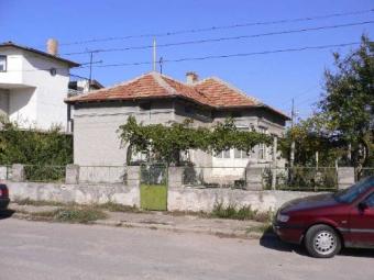 TOWN HOUSE GOOD FOR INVESTMENT Kavarna