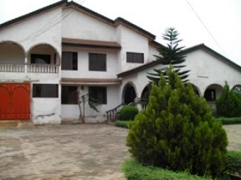 7bedrm house with 2bedrm boysqua Accra