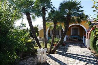 Neat corner bungalow Denia
