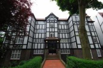 SMALL FLAT FOR SALE London