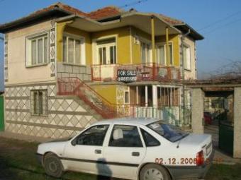 Double storey house on the river Yambol