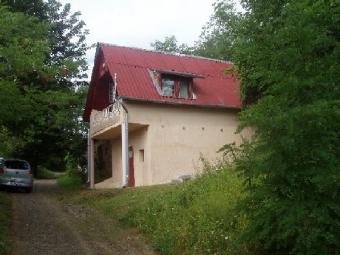 Mini villa in mts on wine cellar Per�cs�ny