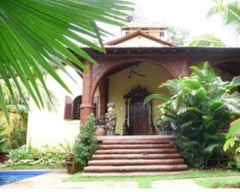 luxury villa with swimming pool Solim