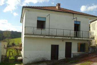 Habitable single home with land Penne