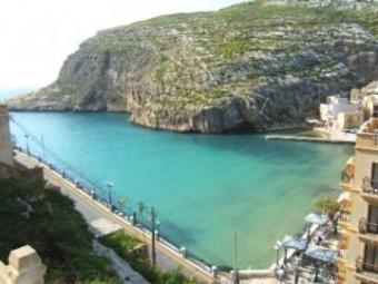 Amazing Waterfront Apartment Xlendi Bay
