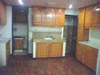 70 sq/m. condo near shopwise mkt Guadalupe Station