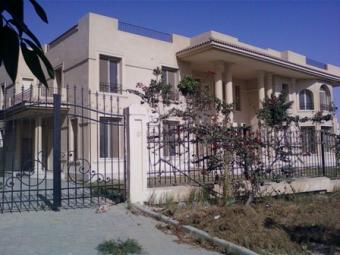 villa for rent inside compound 6th Of October