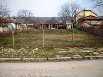 land-3 km away from beach Albena