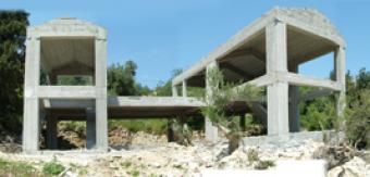 Plot & semi-complete house sale Chania