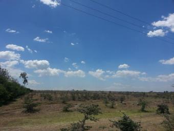 7Acres i-cross  400,000 Nairobi