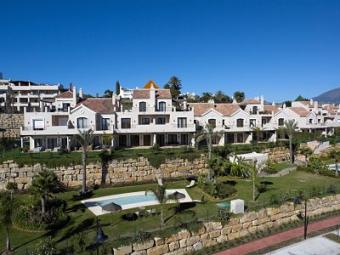Buy townhouse in Costa del Sol Estepona