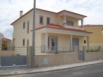 3 Bedrooms detached villa Nazar&eacute;