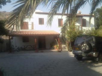 Traditional 3 Bedroom House 1438 Larnaca