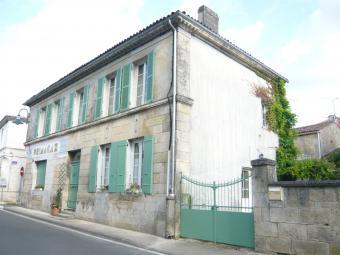 Charming Maison de ville, 4 bdrm 17 Gemozac, Charente Maritime