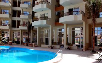 1BR Duplex with Beach Access Hurghada