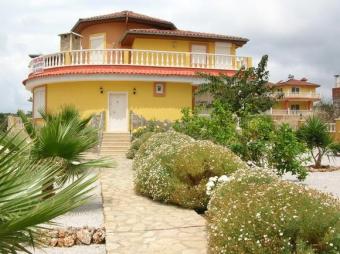 Superb mountain & sea view villa Alanya
