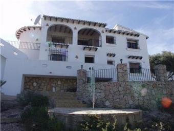 An attractive villa with pool Pego