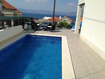Luxury Apartment with pool Sutivan