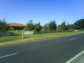 Land & House Melbourne East Melbourne East Approx 200 Km From Cbd