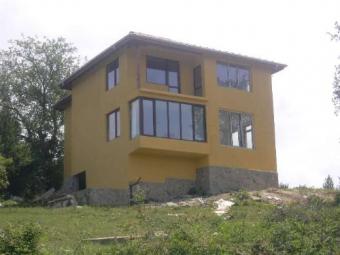 TWO - STOREY HOUSE OFFERING 176S Dolni Chiflic