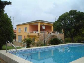 Nice Villa in Villamarchante Vilamarxant