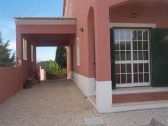 Spacious 3 bedroom Villa 8600 109