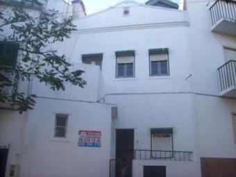 2 Bedrooms detached old villa Nazar&eacute;