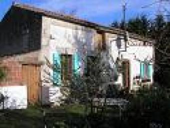 Traditional Cottage Dou&eacute; La Fontaine