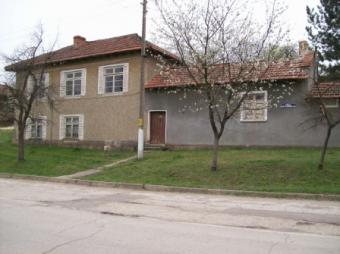 Village House in Good Condition Rousse