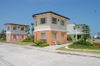 COLLEEN HOUSES 3BEDROOM 2TOILET Imus