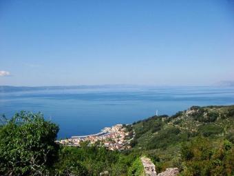 Croatia-Dalmatia,old stone ruins Podgora
