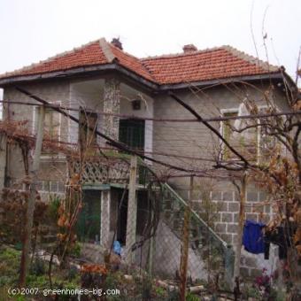 This conventional house, buried Yambol