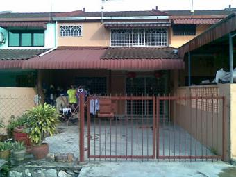 Double storey House Kampung Banting