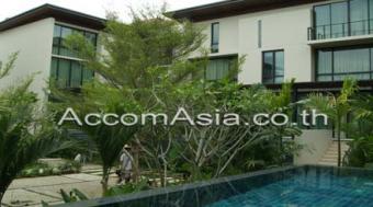 HOUSEWITH PRIVATE POOL: Ekamai Bangkok