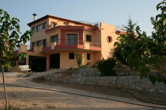 Luxury Villa with Sea Views Marathia