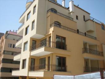 Аpartment  located in quiet and Varna