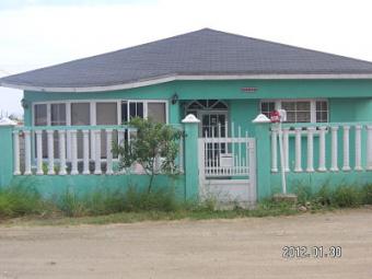 FAMILY HOUSE FOR SALE BY OWNER Piedra Plat