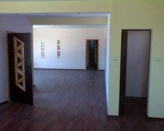Beautiful neat one-storey house Dolen Bliznak